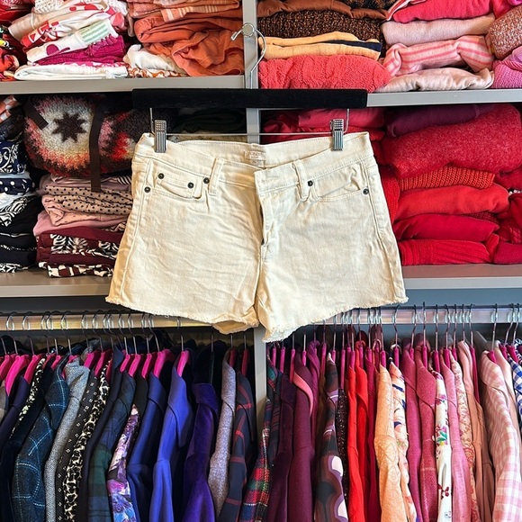 J Crew size 25 cream colored denim shorts​ - Picture 1 of 3